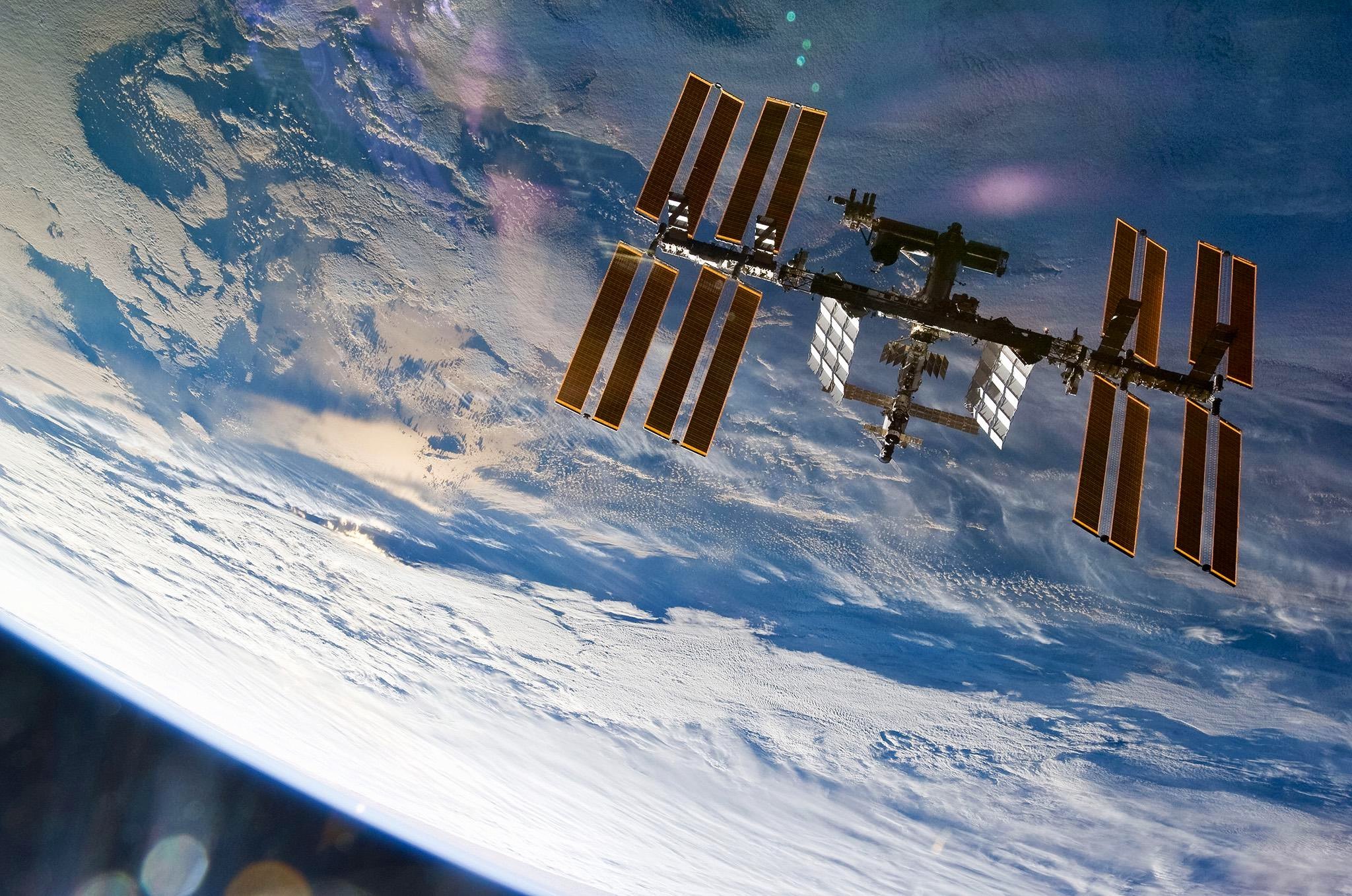 ISS Phi Se transporter dans lespace Article Antenne